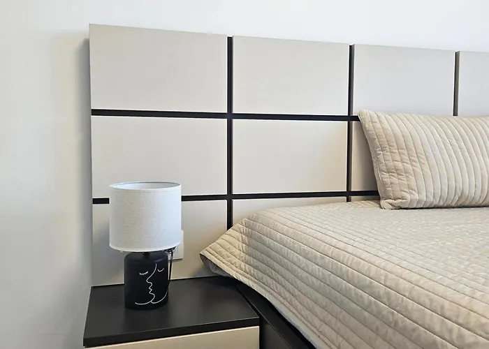 Stylish And Modern 1Bdrm Apt Free Private Parking