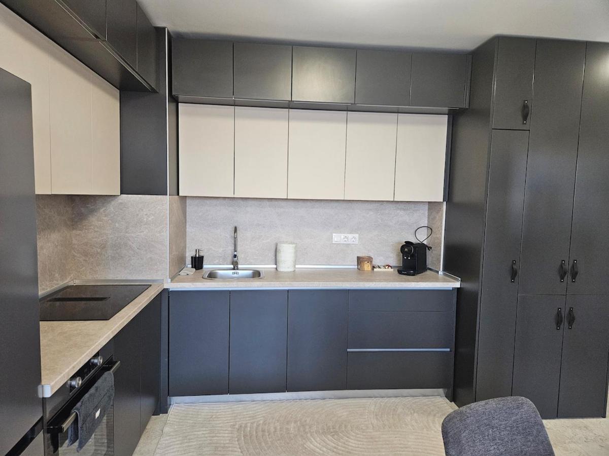 Stylish And Modern 1bdrm Free Private Parking Apartment Sofia