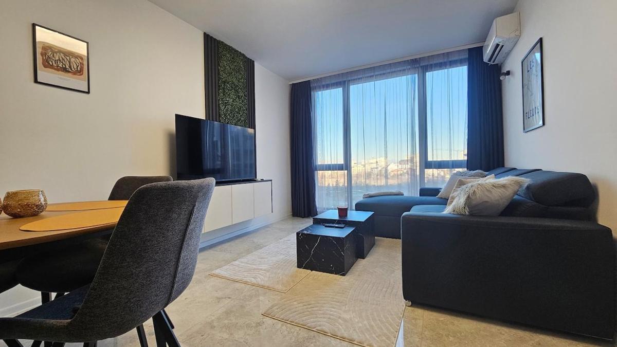 Apartment Stylish And Modern 1bdrm Free Private Parking
